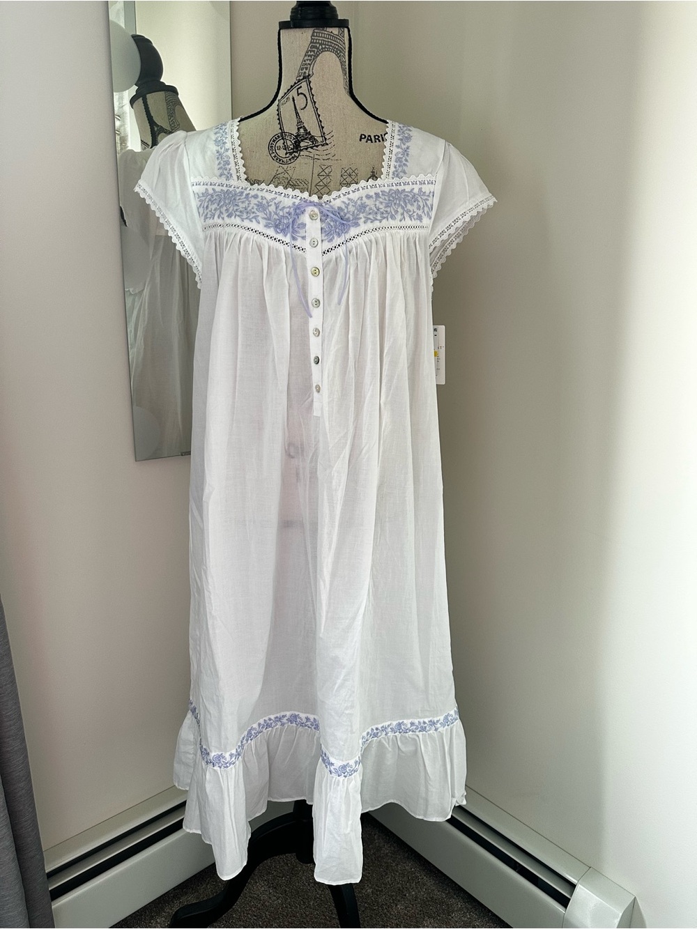 Eileen West White Cotton Nightgown embroidered Victorian cottagecore minimalist